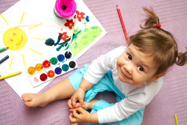 Apprendre des idées de couleurs pour que les enfants les forment