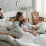 Jeunes parents : 5 conseils pour mieux dormir