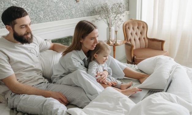 Jeunes parents : 5 conseils pour mieux dormir