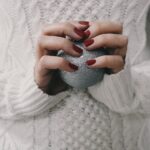 L’élégance discrète qui transforme vos ongles en un tableau chaleureux