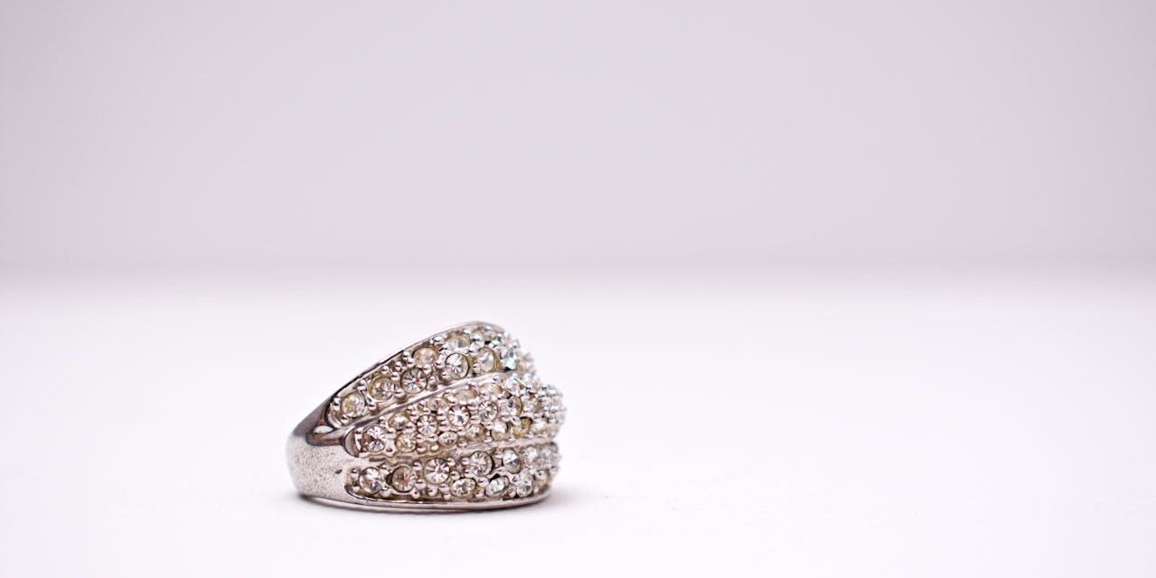 Bague haute joaillerie : le luxe dans sa forme la plus intime