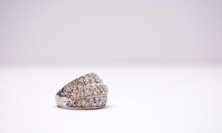 Bague haute joaillerie : le luxe dans sa forme la plus intime