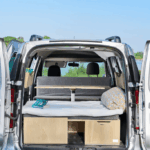 Aménagement de véhicules : transformez ta voiture en camping-car en 5 minutes avec VanHolidays