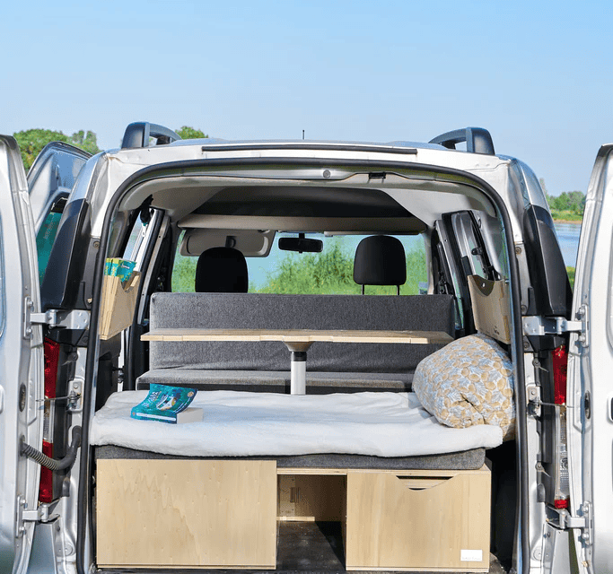 Aménagement de véhicules : transformez ta voiture en camping-car en 5 minutes avec VanHolidays