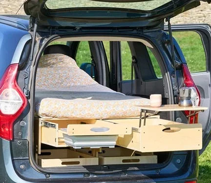 Transformer sa voiture en camping-car : le guide pratique pour un road trip réussi